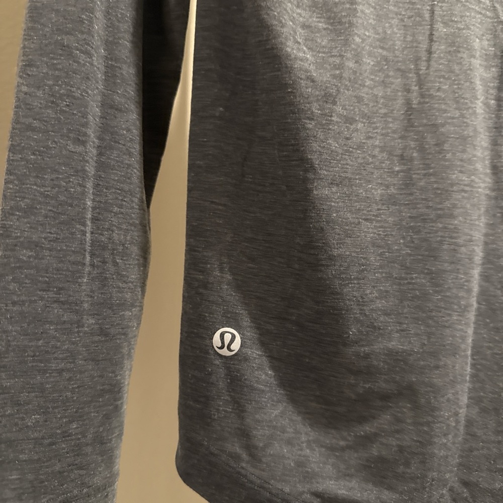 Lululemon Women's Long Sleeve Top - Picture 5 of 5